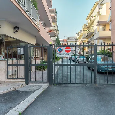 Apartment Family Art Flat Rome